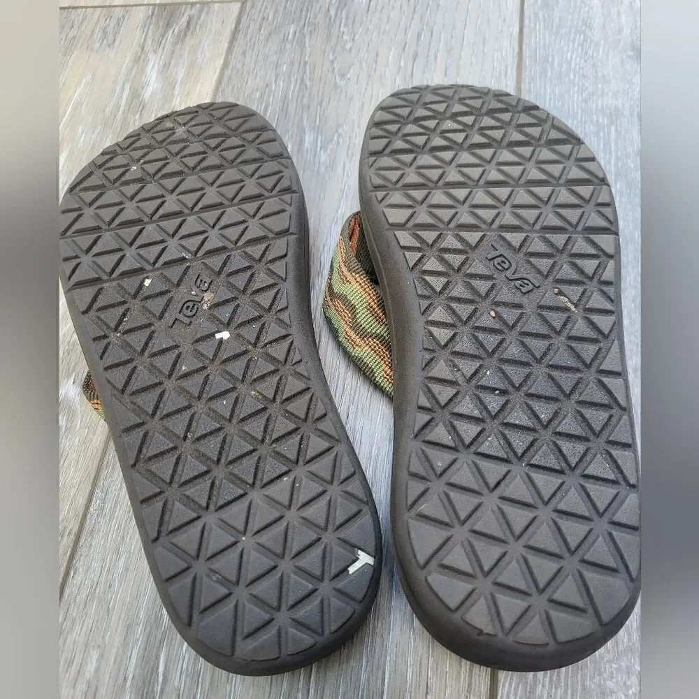 Teva sandals Size 3